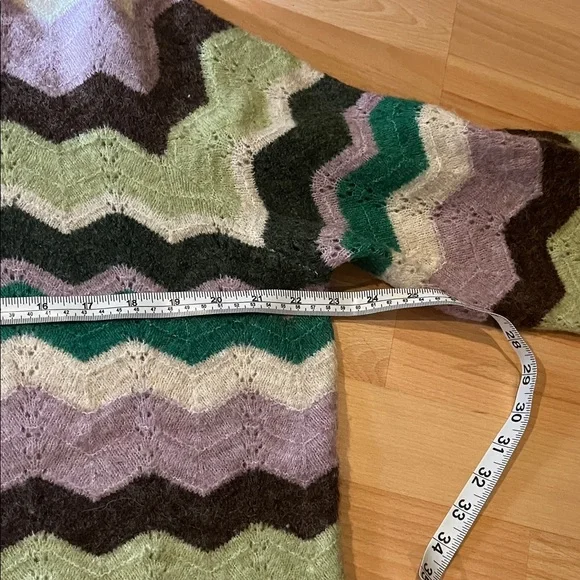 Chevron Pattern Sweater - Picture 2 of 5